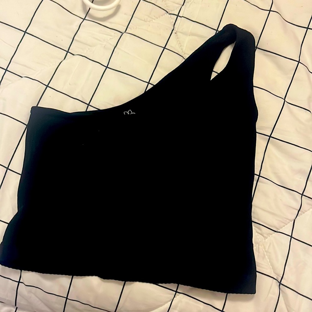 This is the brand Aura, pretty good material and stretches very well